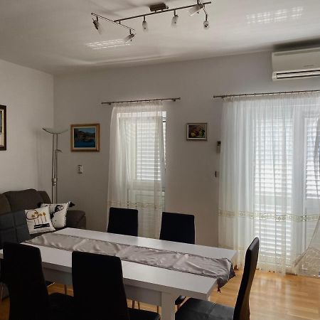 Apartman Nives Apartment Trogir Bagian luar foto