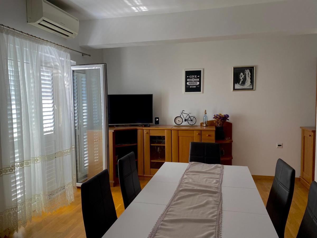 Apartman Nives Apartment Trogir Bagian luar foto
