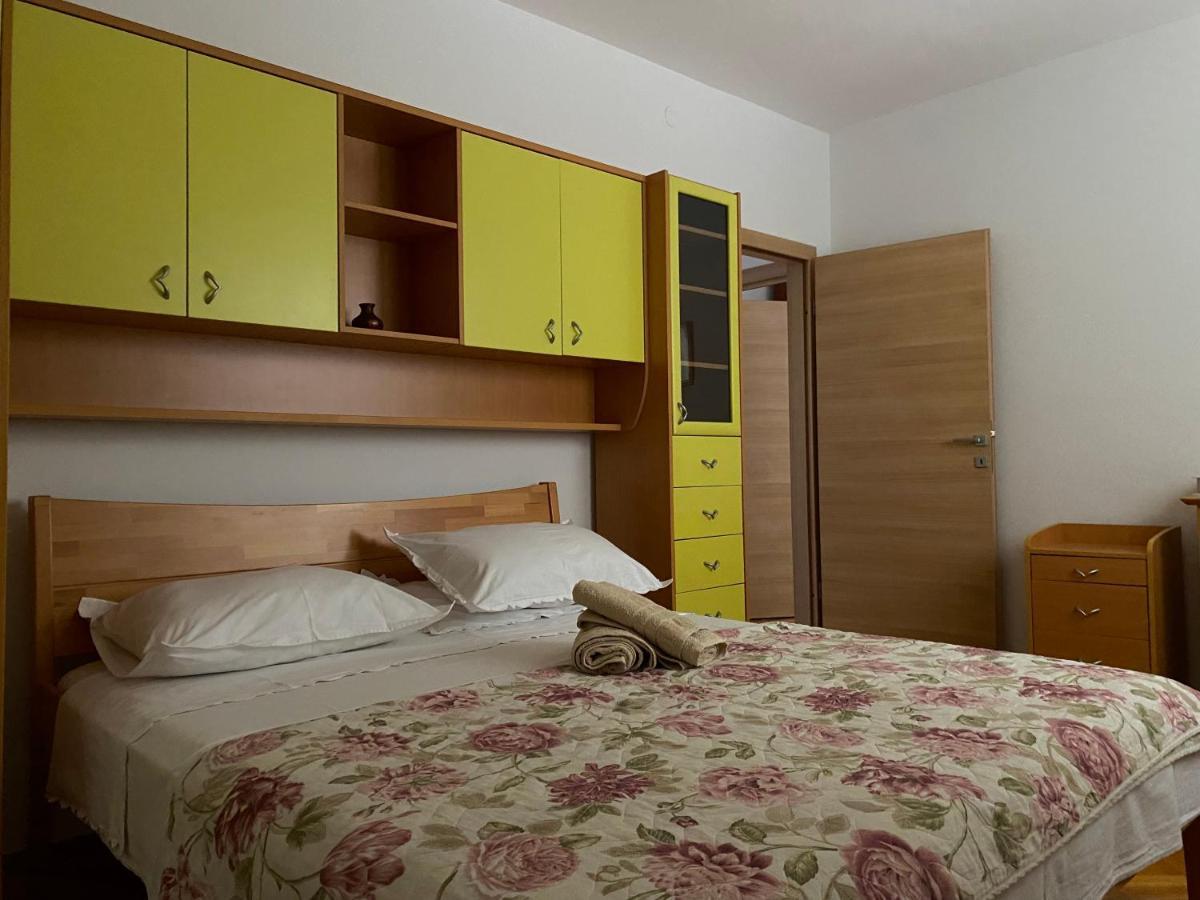 Apartman Nives Apartment Trogir Bagian luar foto