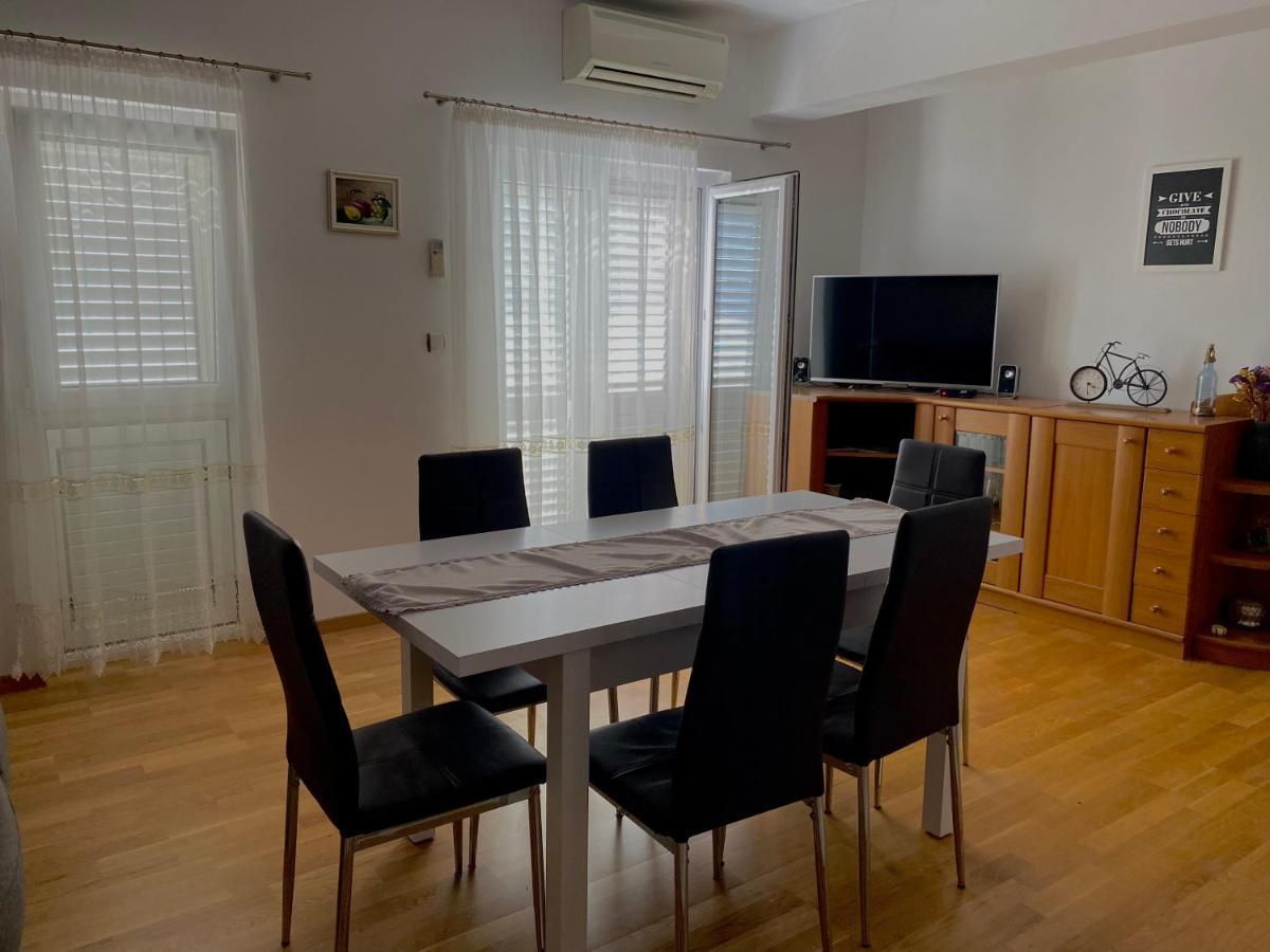 Apartman Nives Apartment Trogir Bagian luar foto